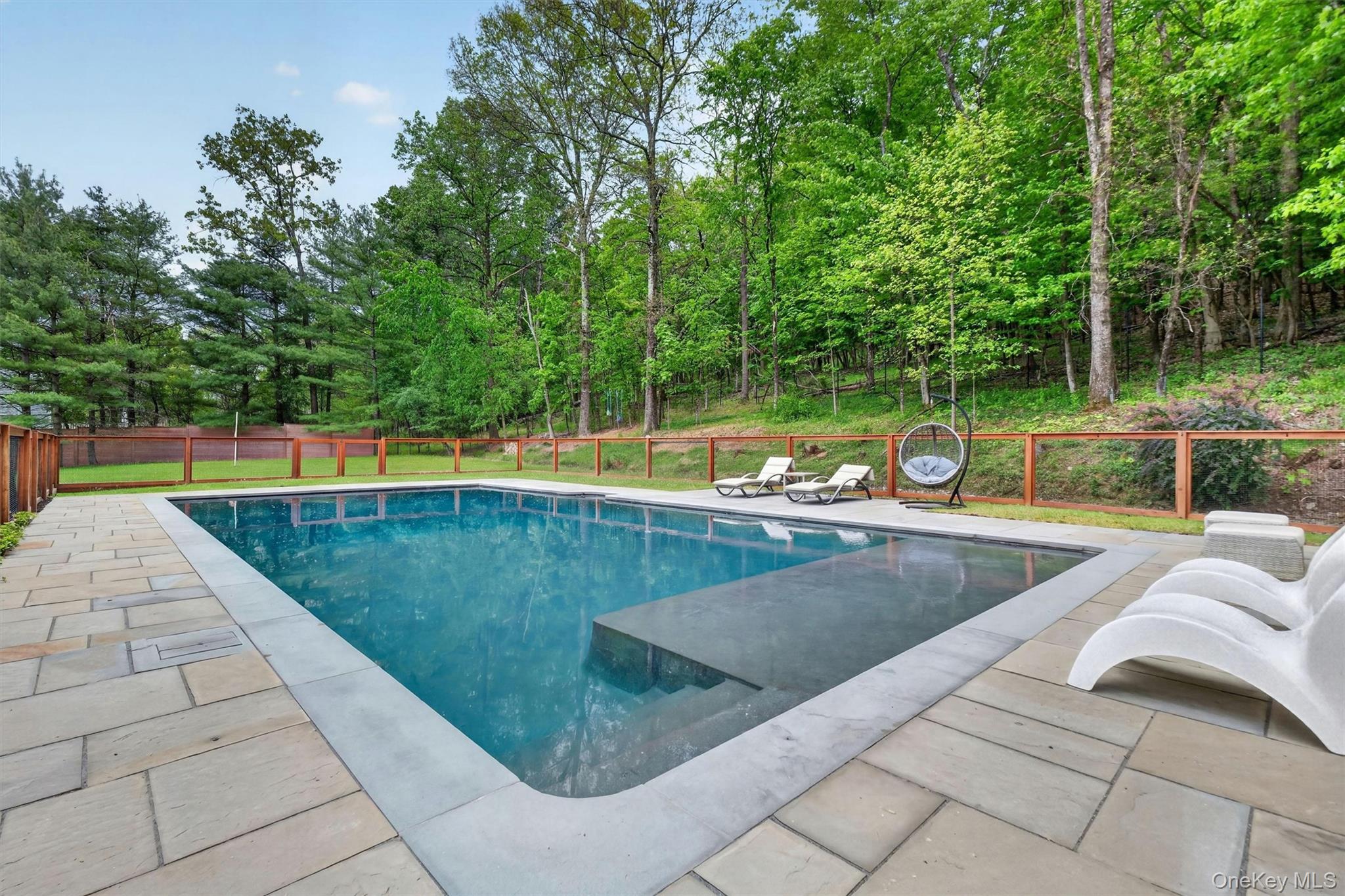8 Pine Tree Lane
