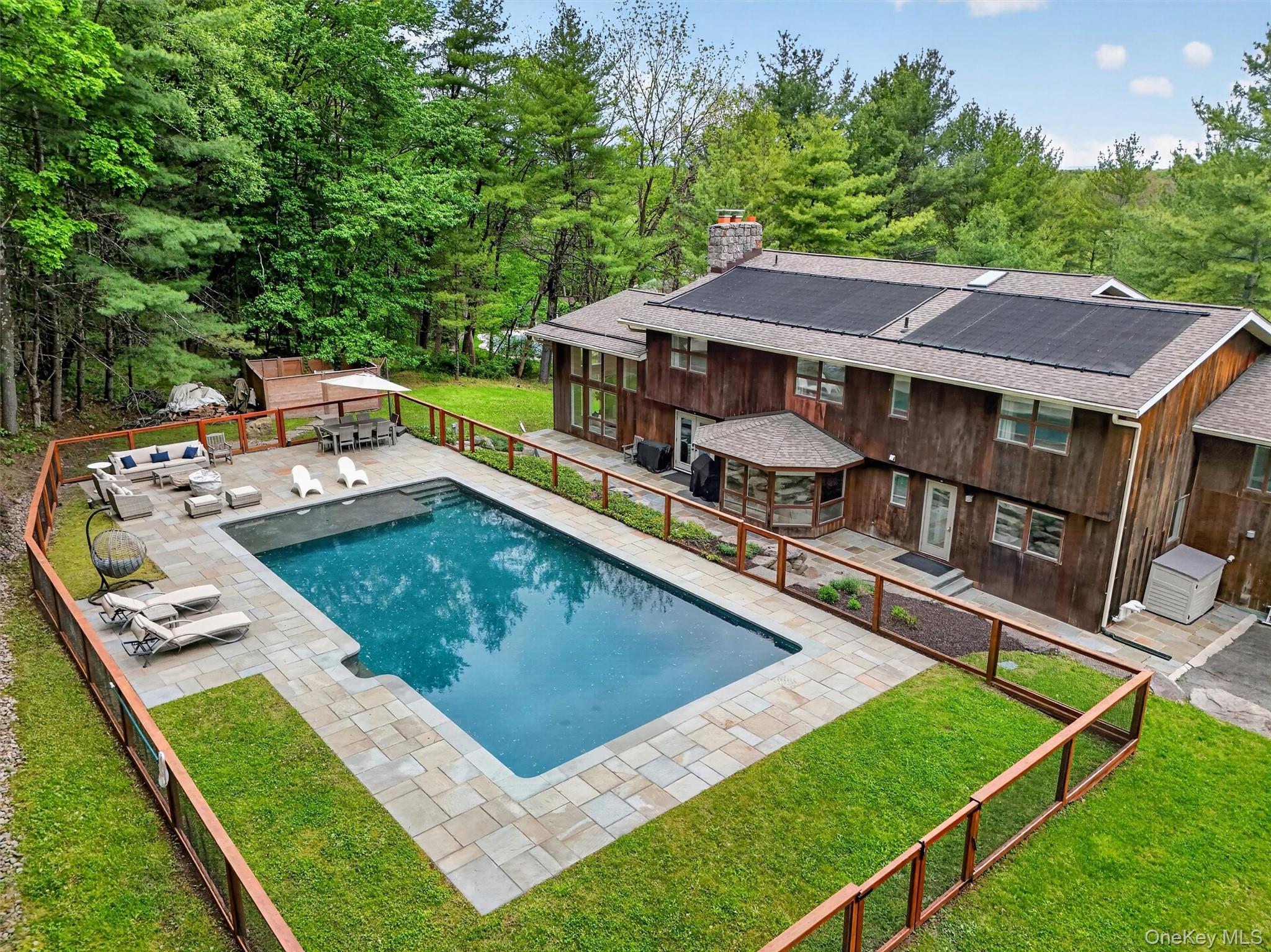 8 Pine Tree Lane