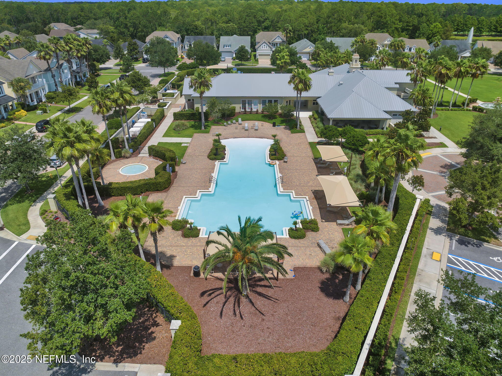 18 CAPE HATTERAS Drive