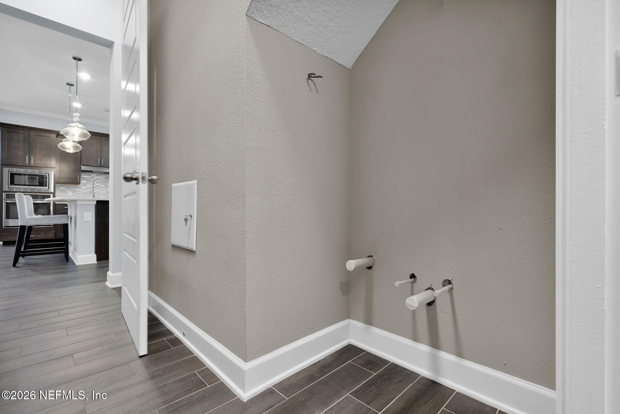 140 WHISPER ROCK Drive