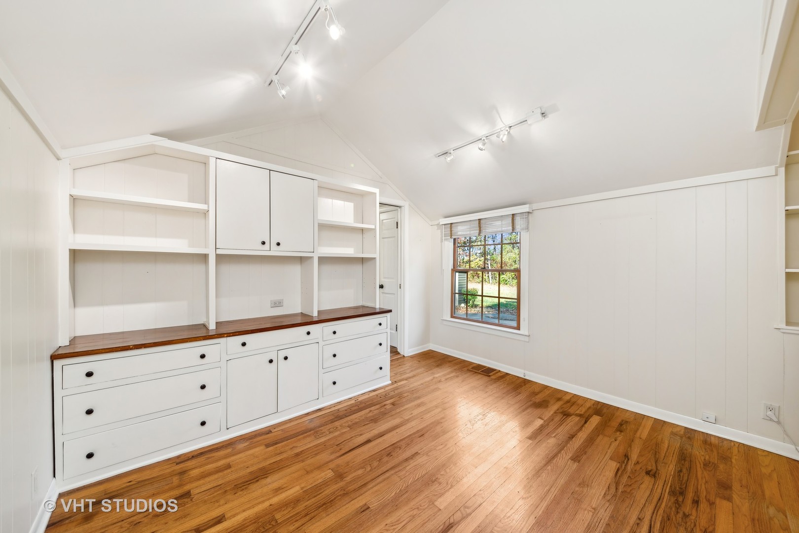 33W370 Woodmere Lane