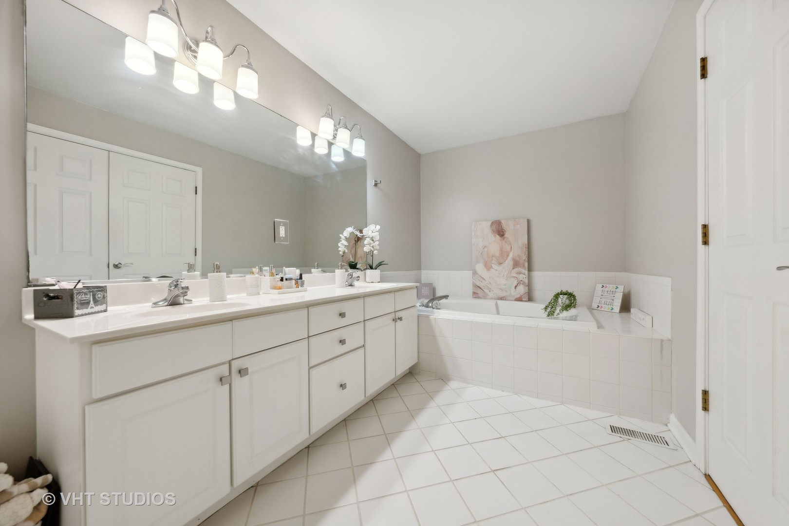2002 Waverly Circle