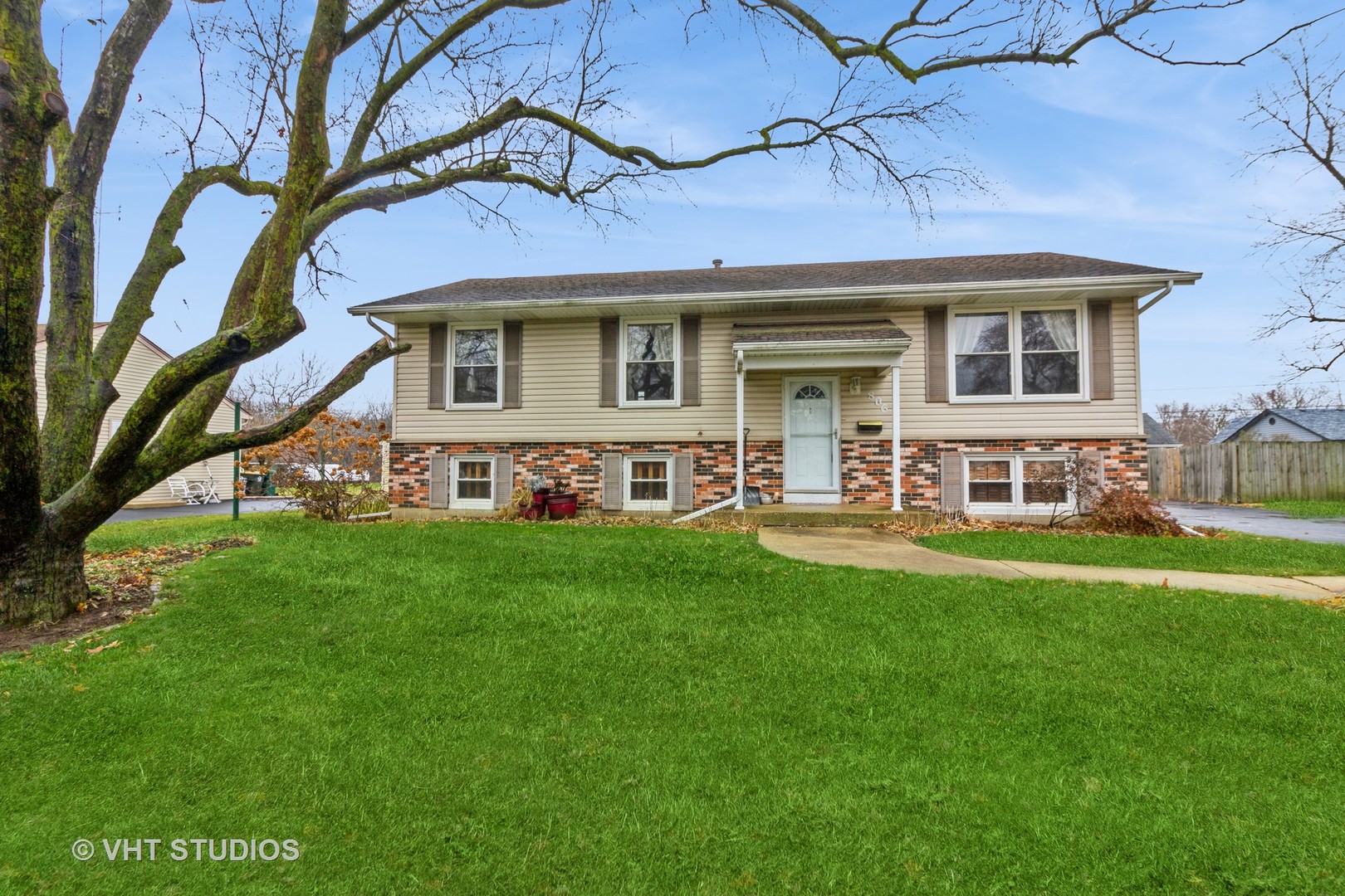 806 Sweetbriar Place