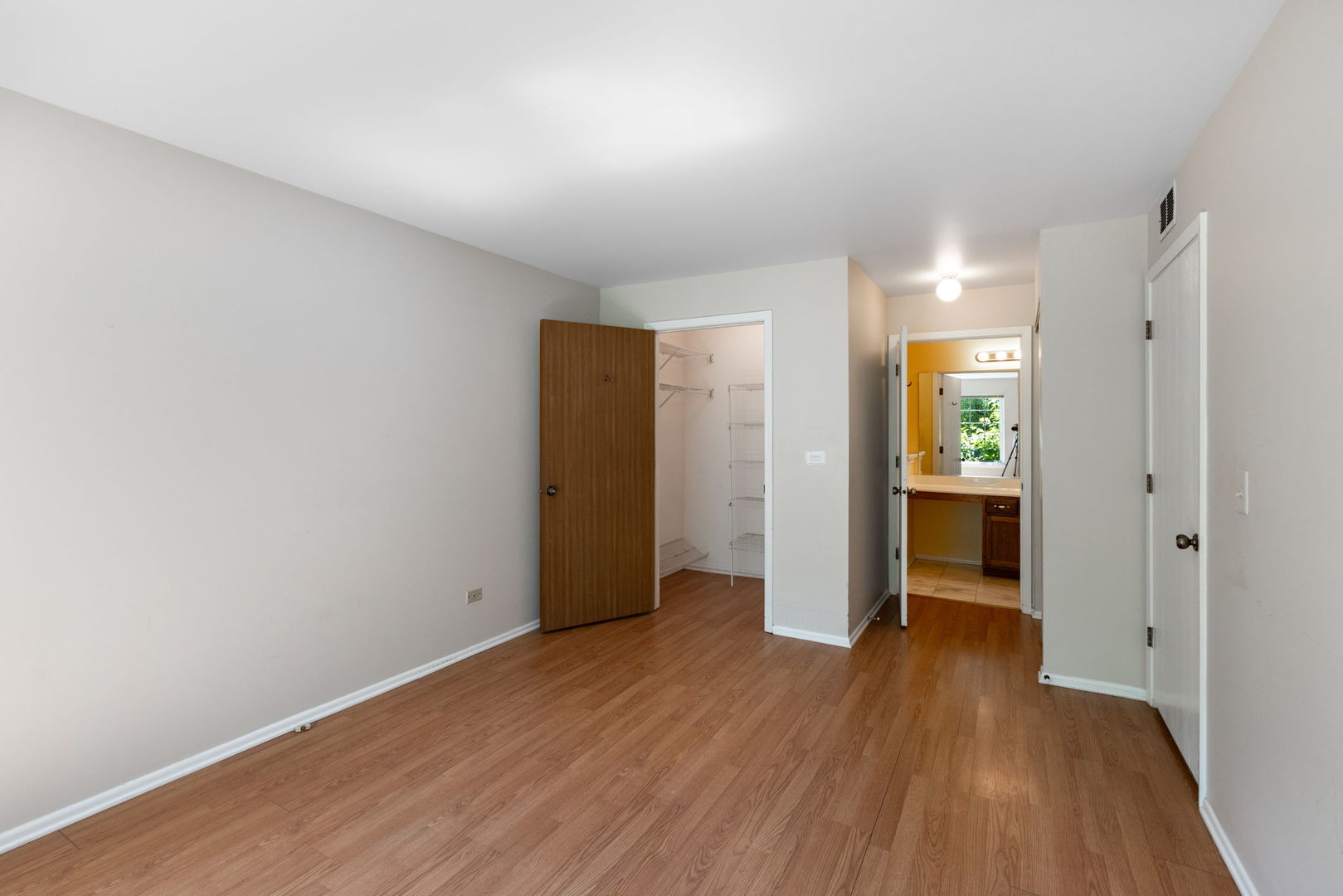 30W022 Juniper Court Unit: 0