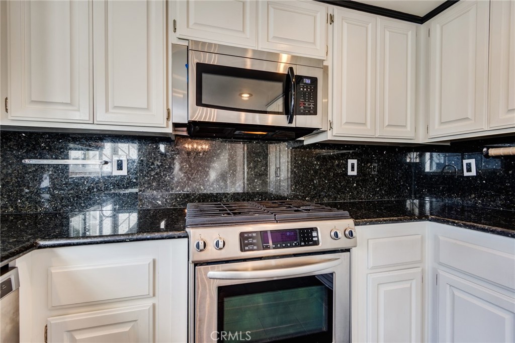 1805 Carnegie Lane 2