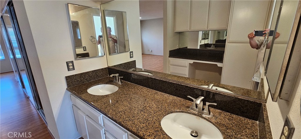 2218 Gates Avenue 1/2