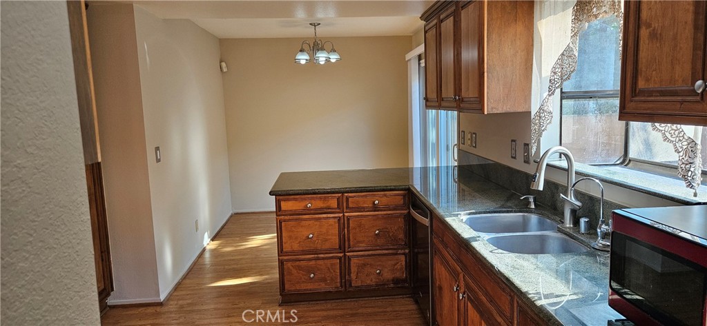 2218 Gates Avenue 1/2