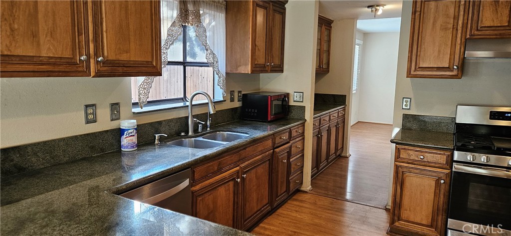 2218 Gates Avenue 1/2