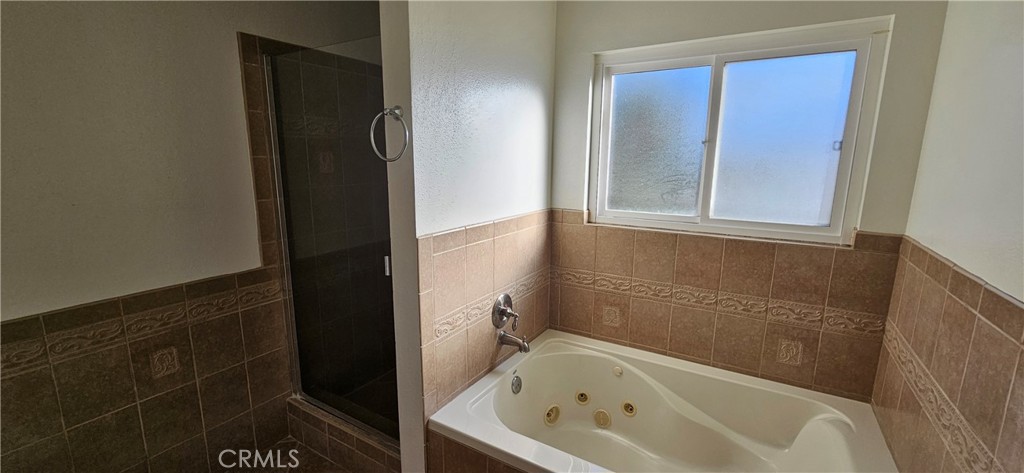 2218 Gates Avenue 1/2