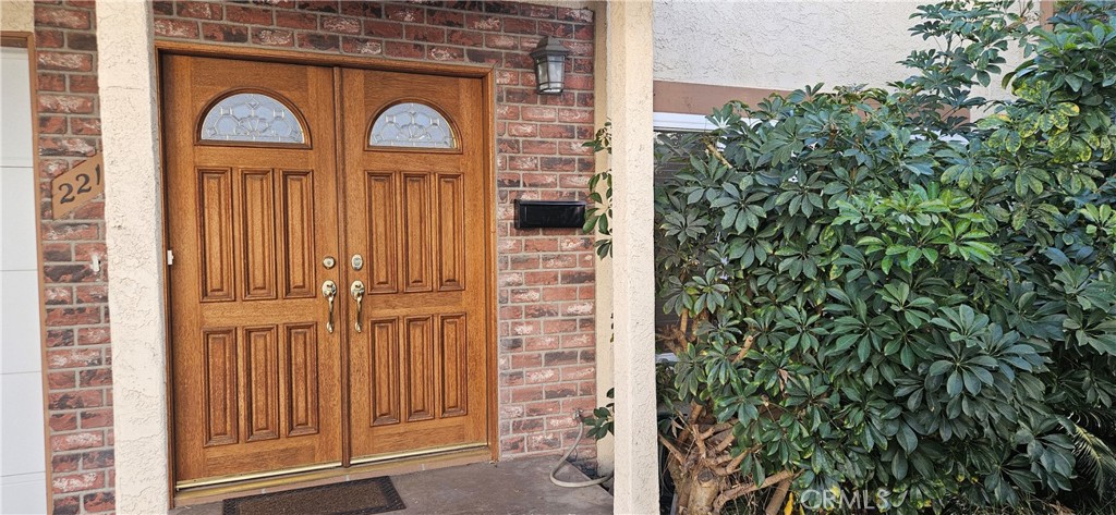 2218 Gates Avenue 1/2