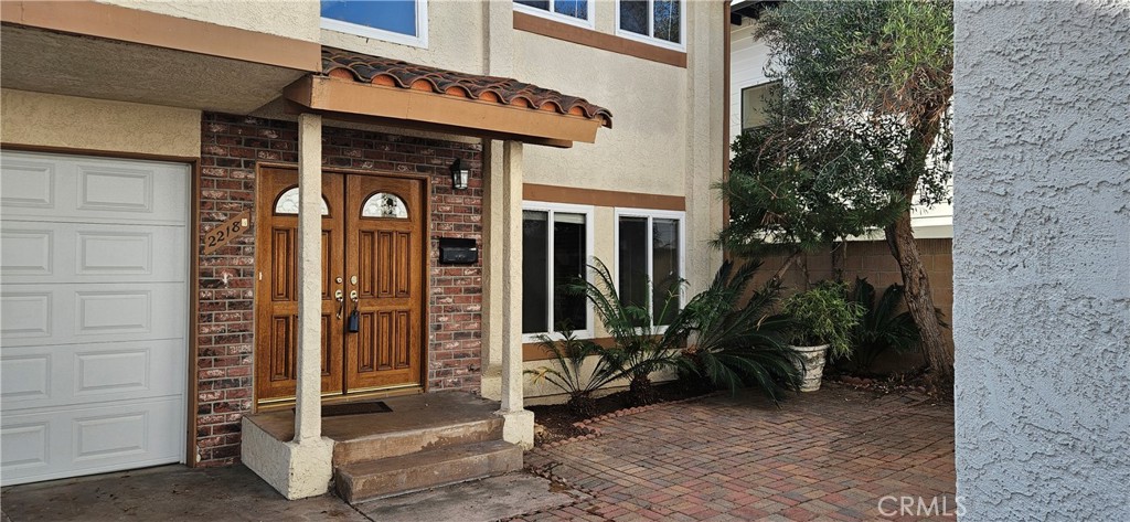 2218 Gates Avenue 1/2