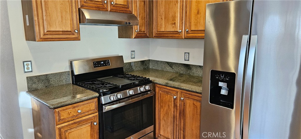 2218 Gates Avenue 1/2