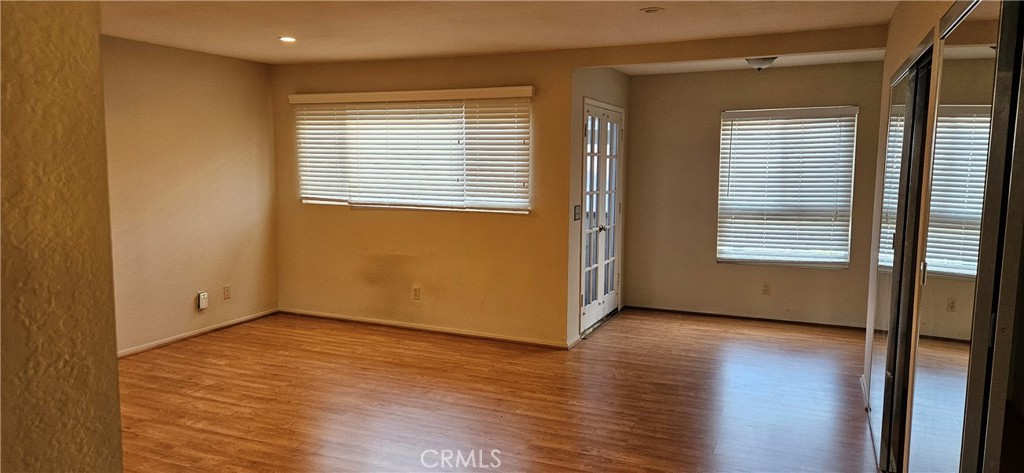 2218 Gates Avenue 1/2