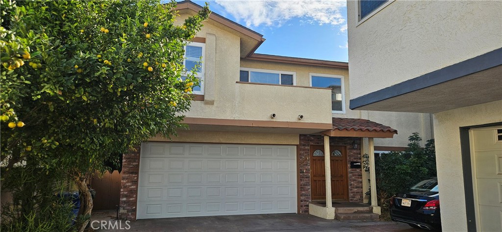 2218 Gates Avenue 1/2