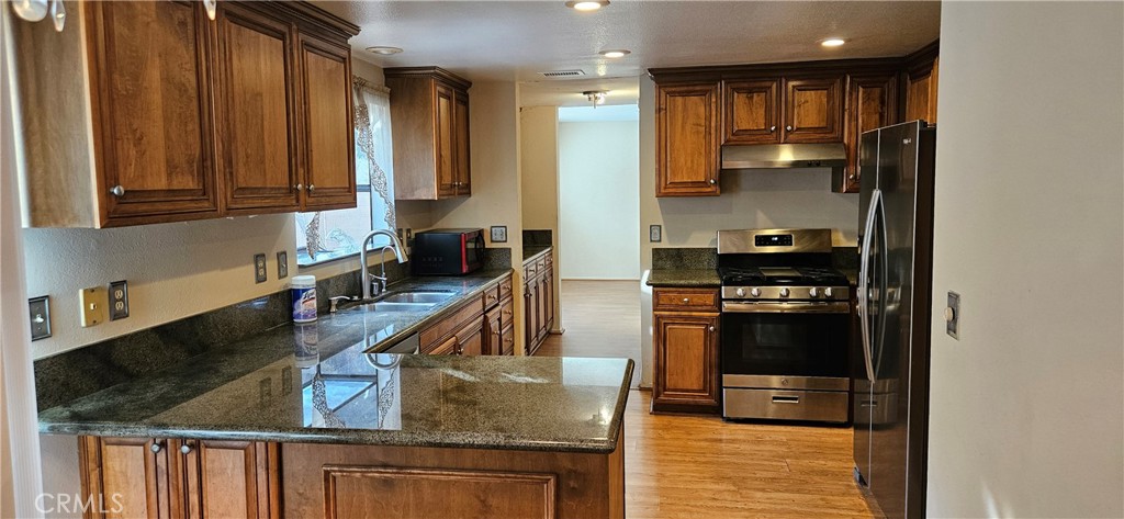 2218 Gates Avenue 1/2