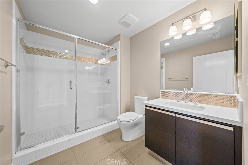 310 Washington Boulevard 705