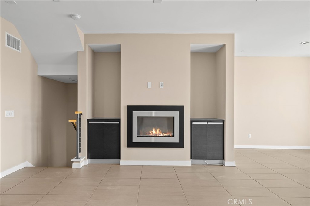 310 Washington Boulevard 705