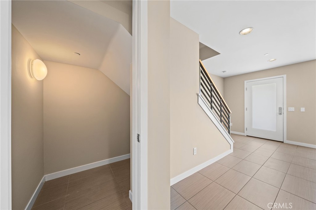 310 Washington Boulevard 705