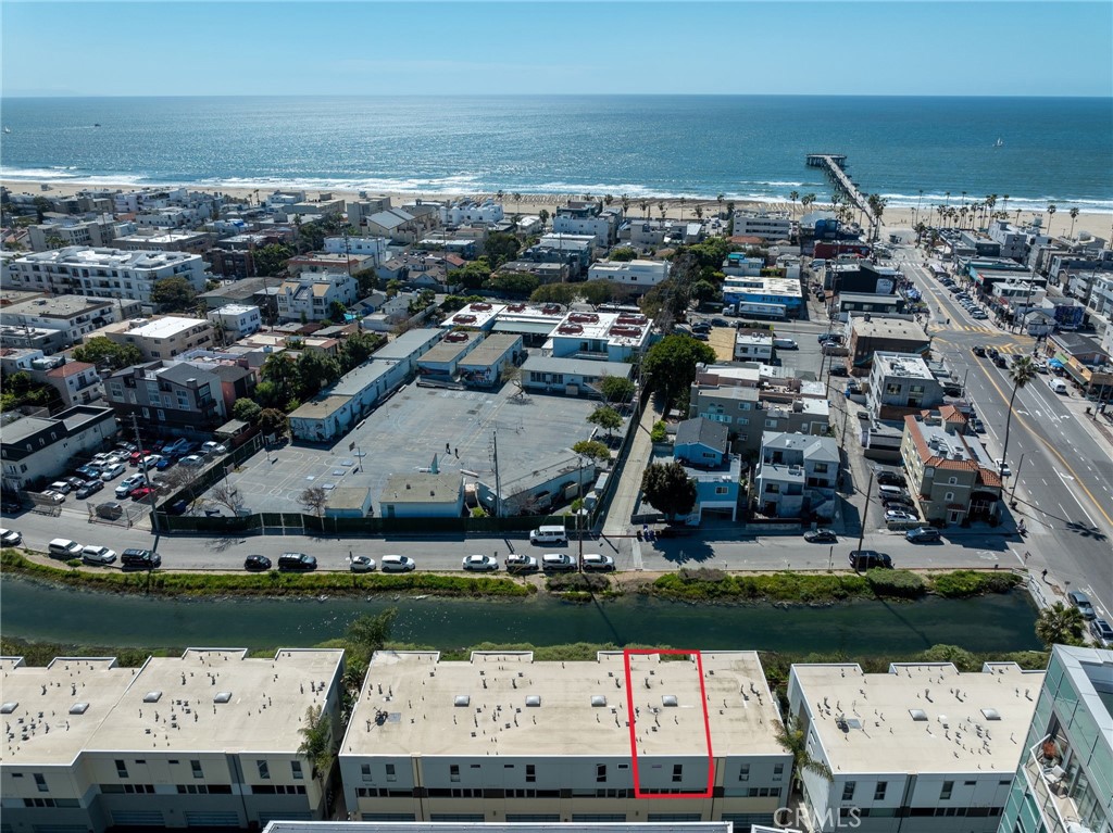 310 Washington Boulevard 705