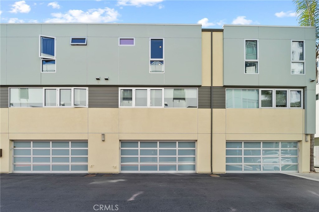 310 Washington Boulevard 705