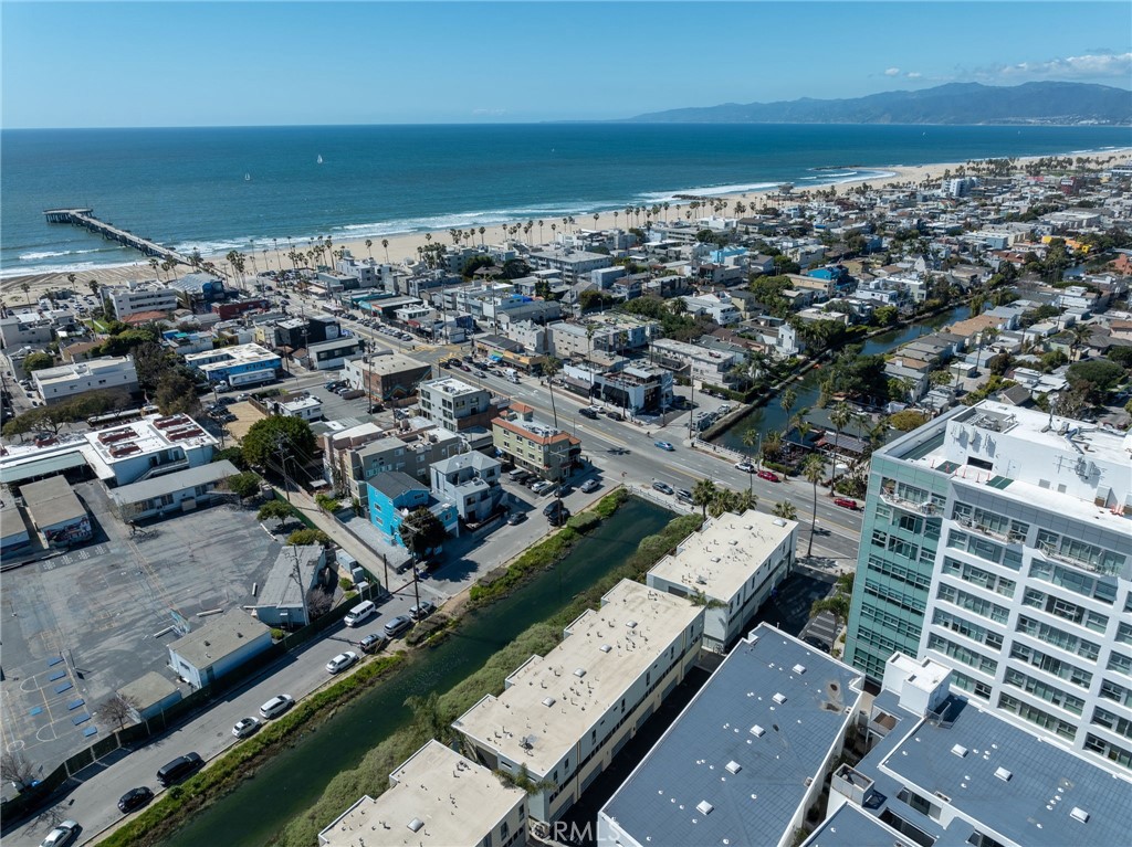 310 Washington Boulevard 705