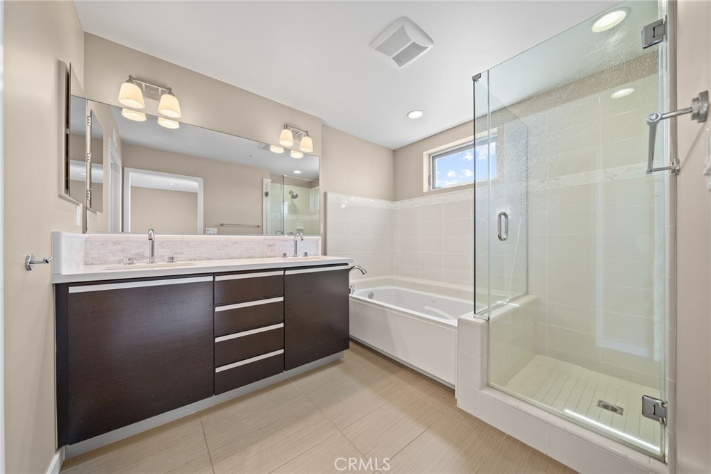 310 Washington Boulevard 705