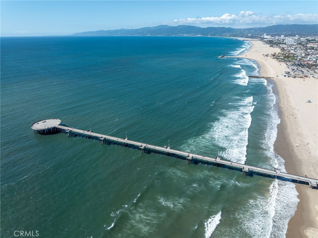 310 Washington Boulevard 705