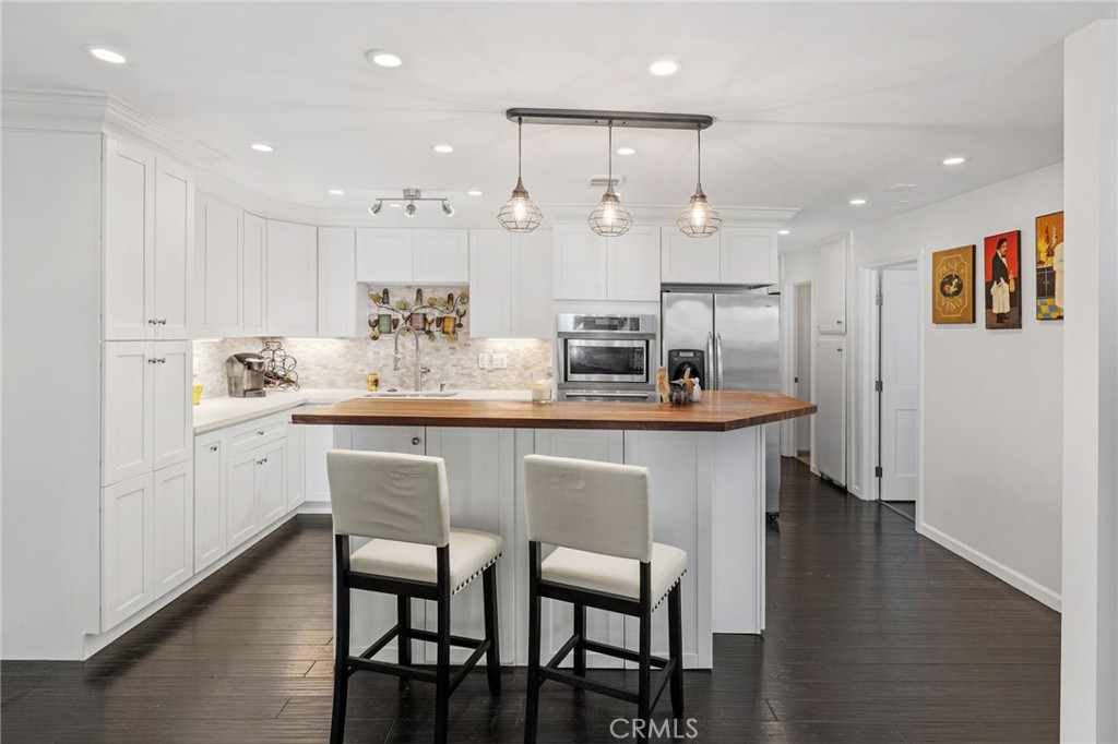 649 S Prospect Avenue 101