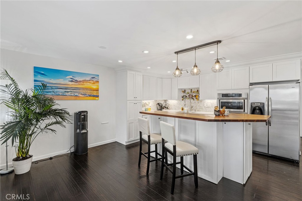 649 S Prospect Avenue 101