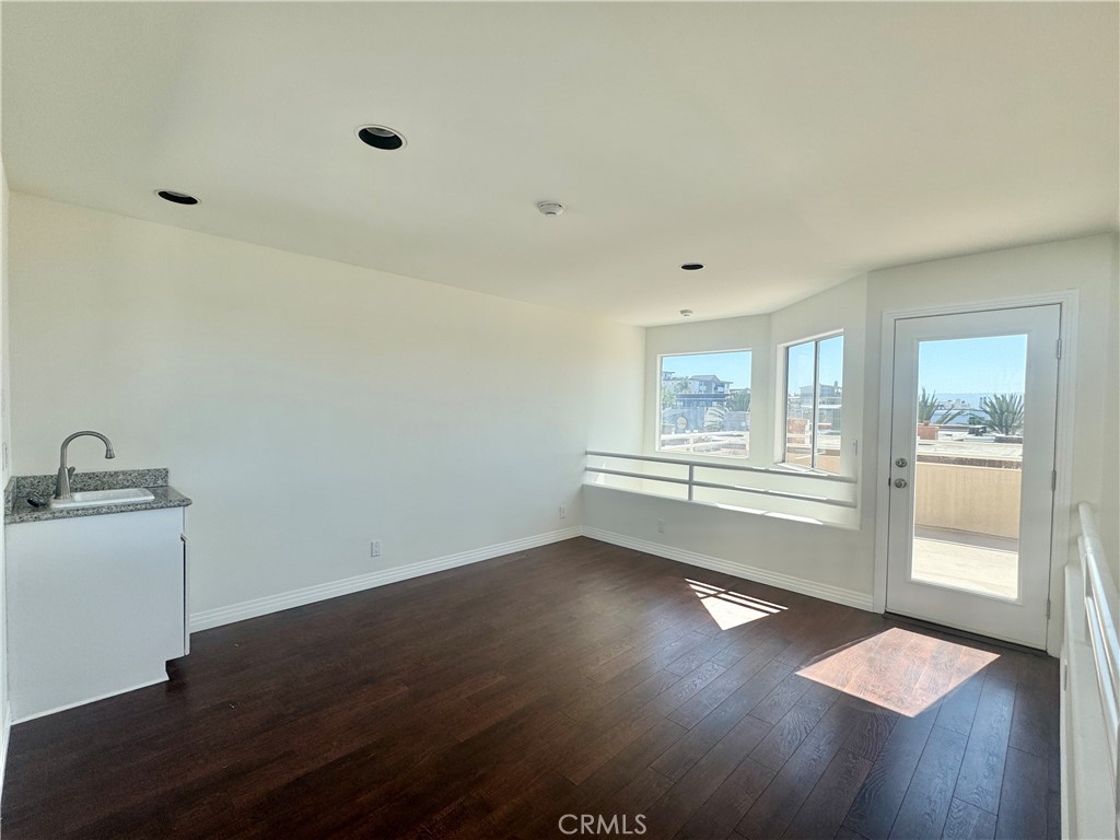 1342 Manhattan Avenue