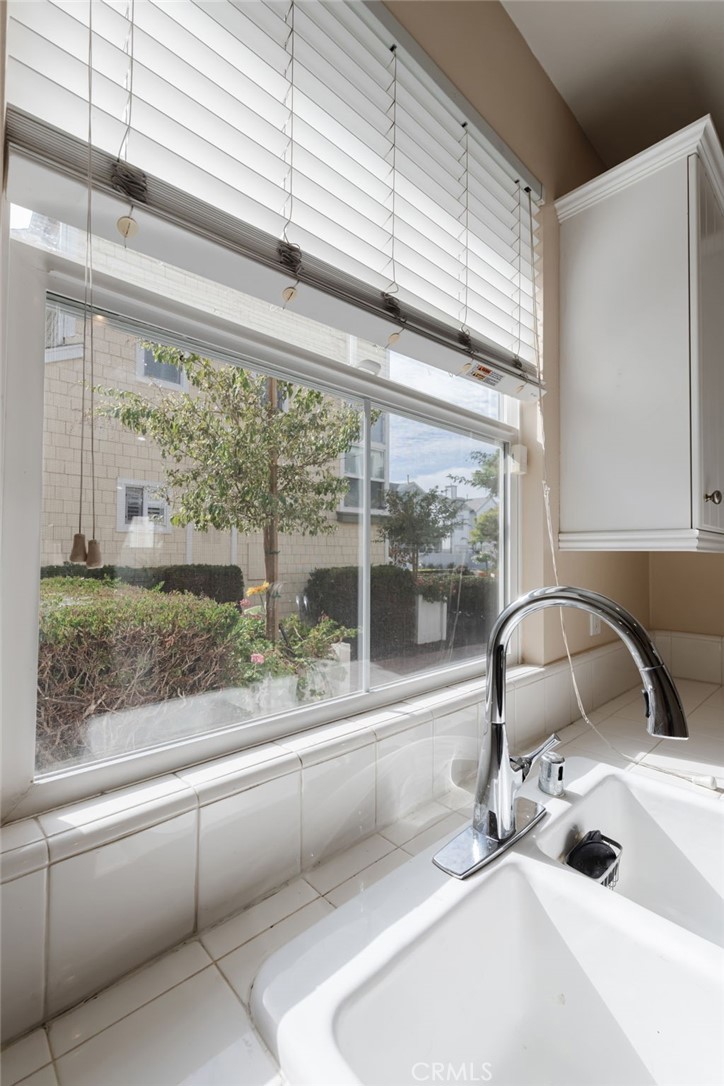 1800 S Pacific Coast 79