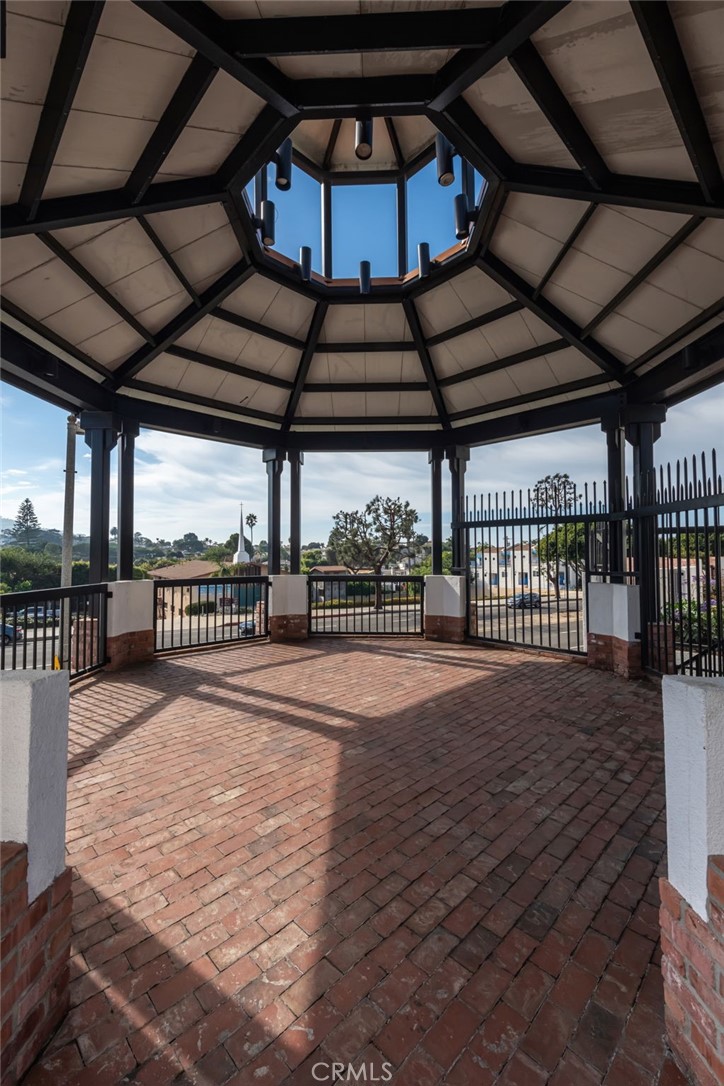 1800 S Pacific Coast 79