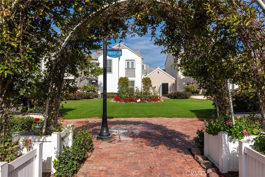 1800 S Pacific Coast 79