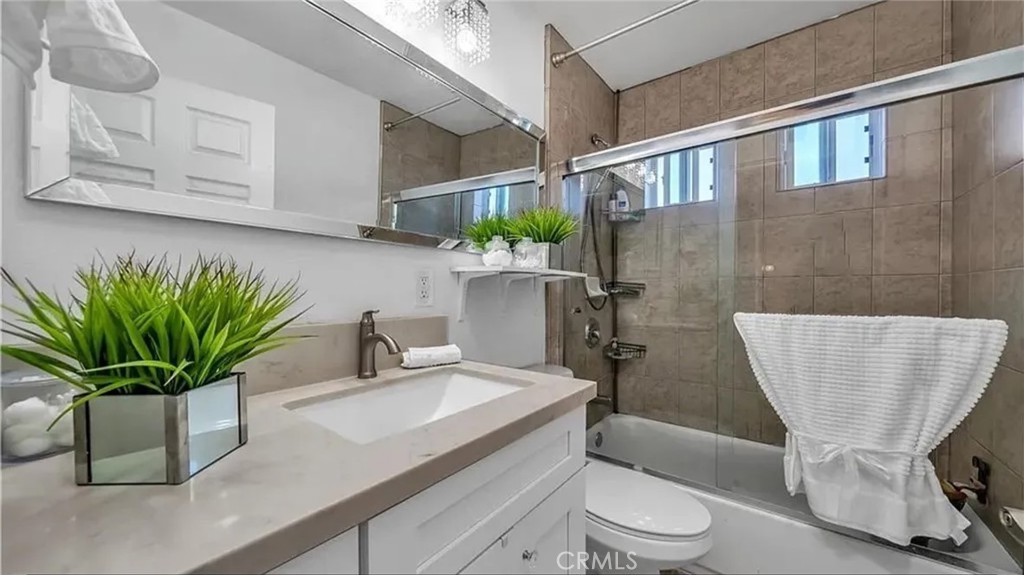 15302 Eastwood Avenue