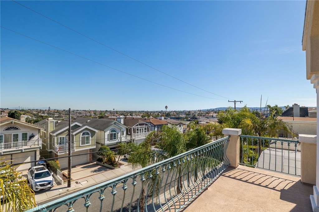 1613 Wollacott Street