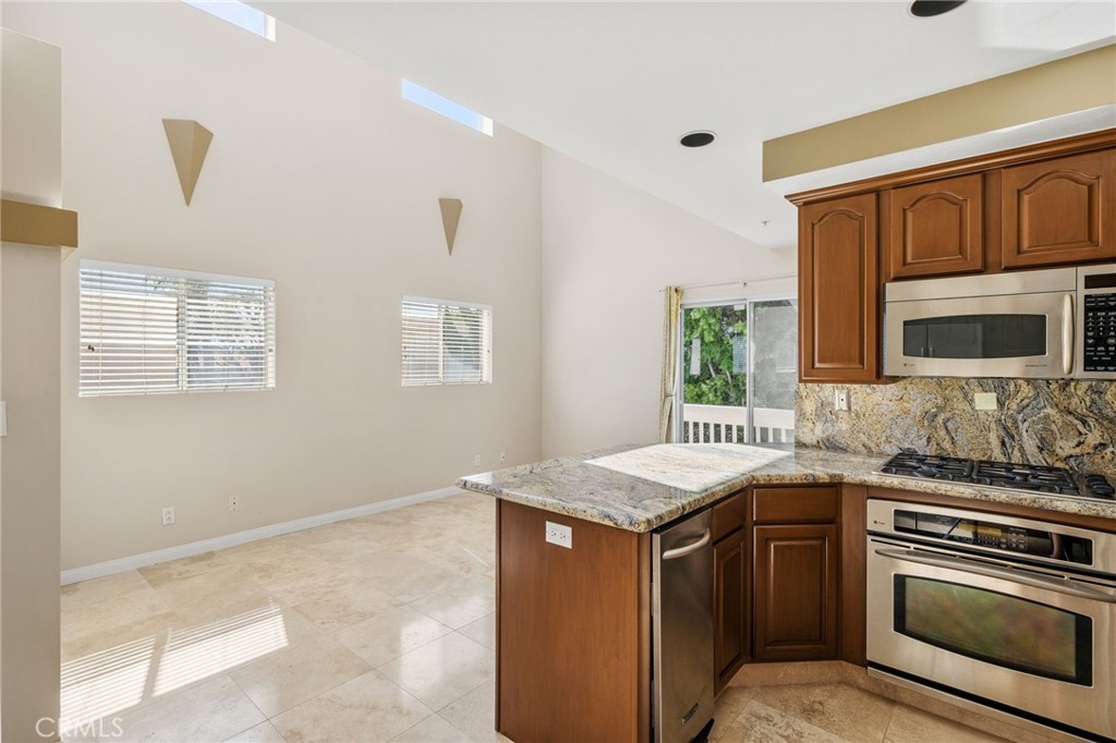 1613 Wollacott Street