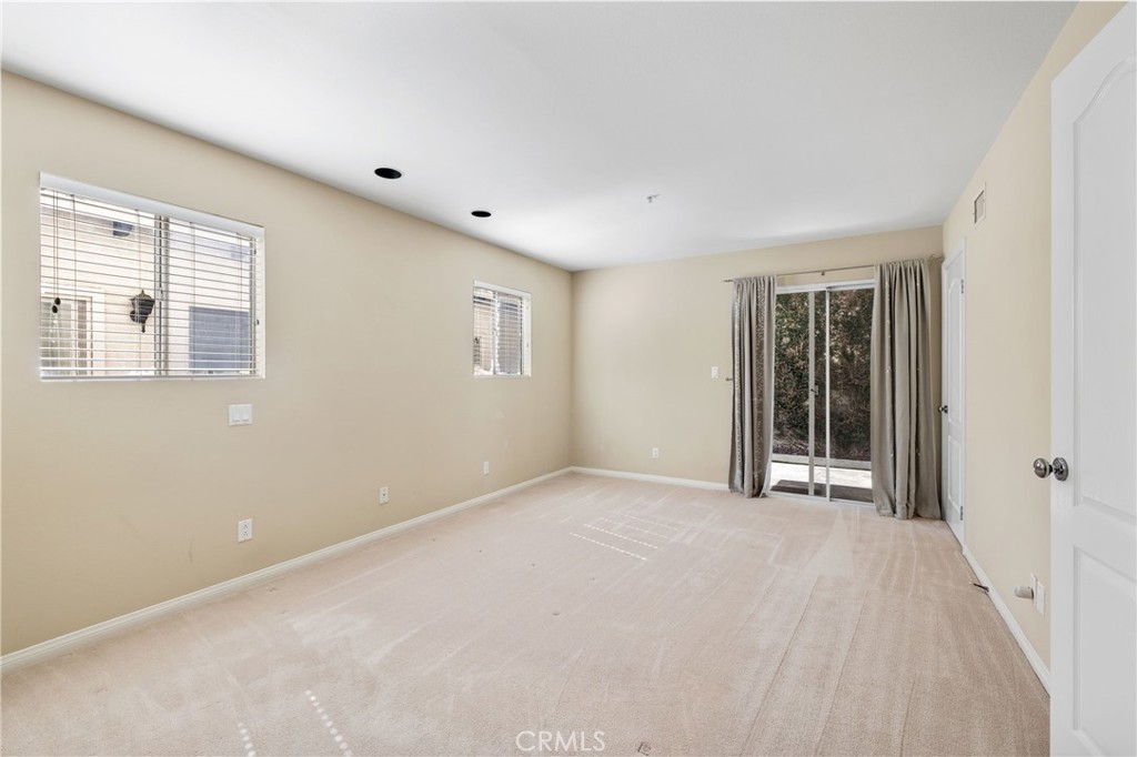 1613 Wollacott Street