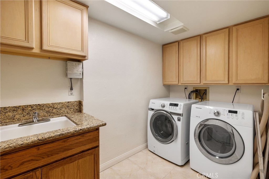 1613 Wollacott Street