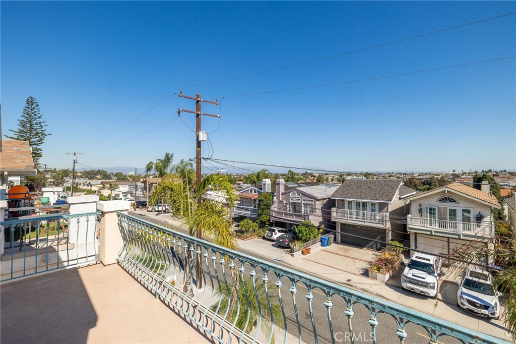 1613 Wollacott Street