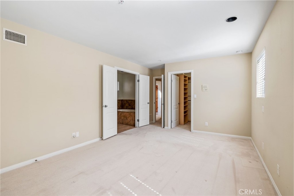 1613 Wollacott Street