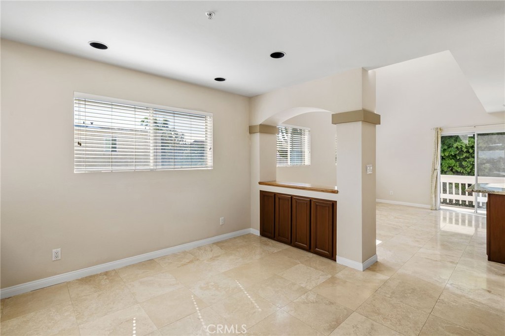 1613 Wollacott Street