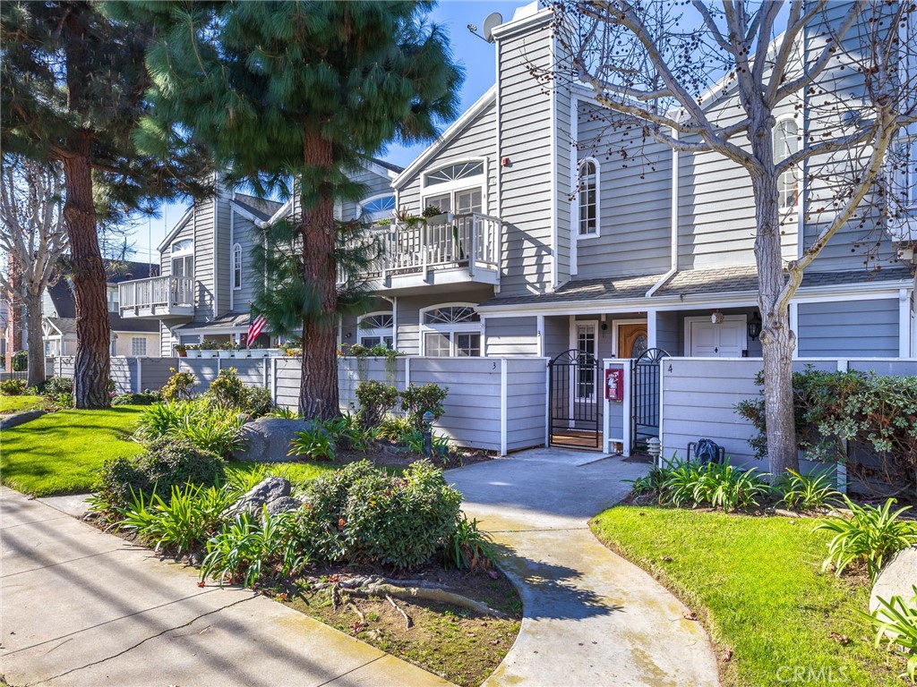 121 S Lucia Avenue 3