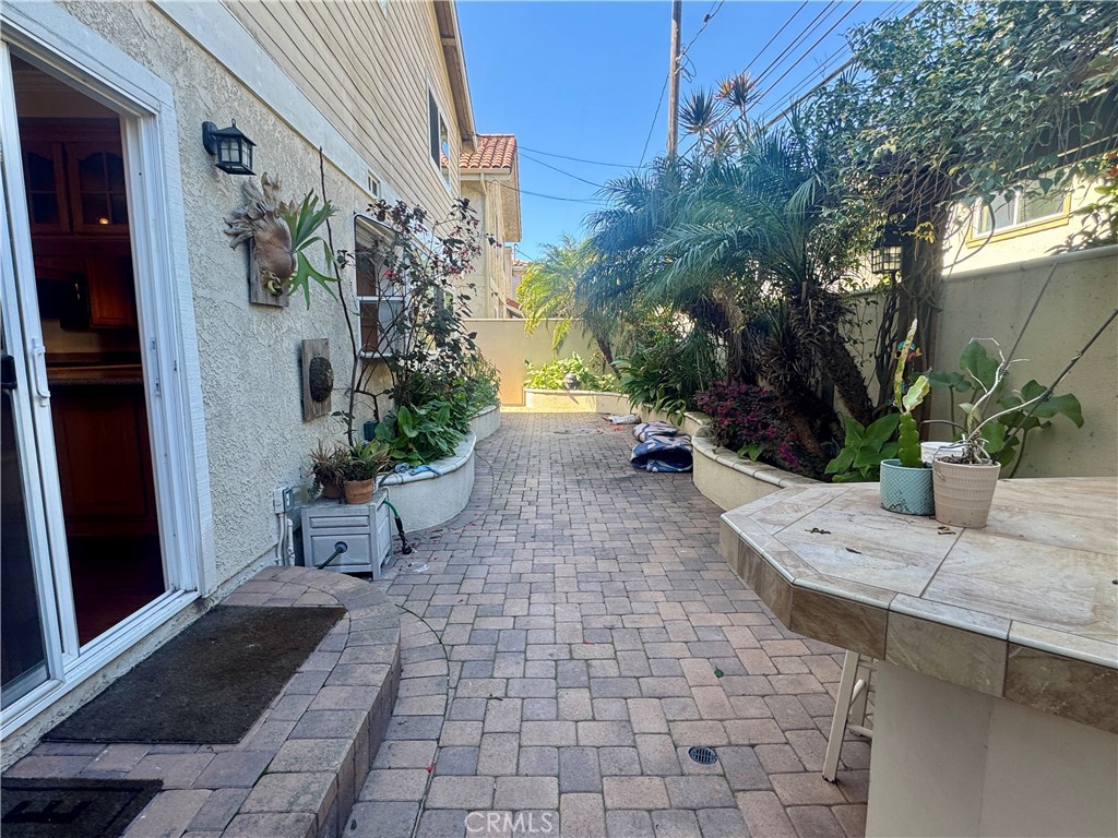 2227 Nelson Avenue B