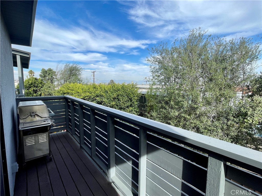 910 N Prospect Avenue