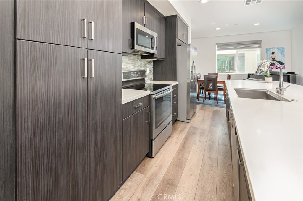 318 Bridgewater Way 6