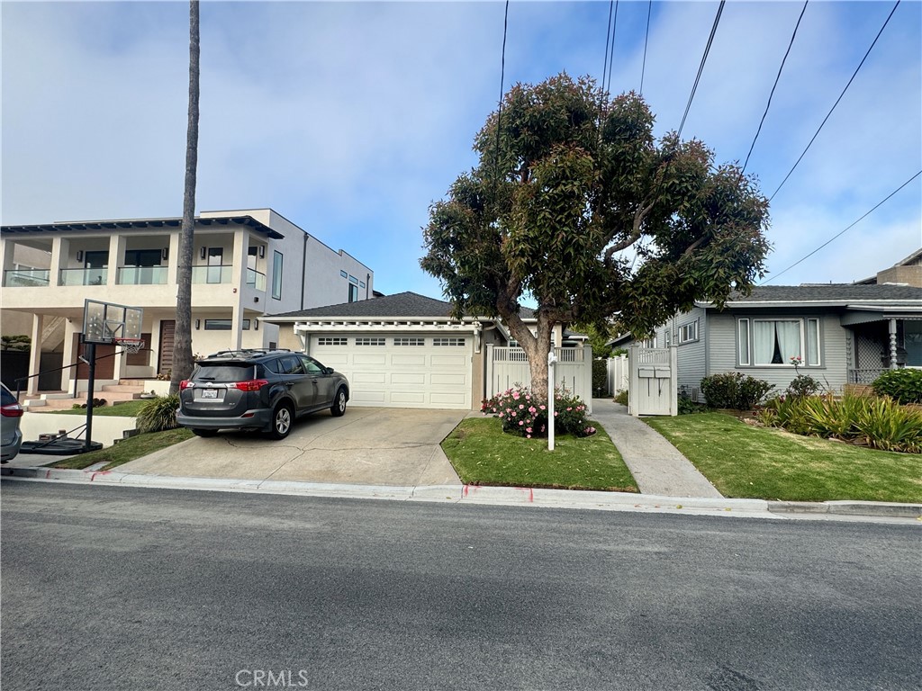 1302 Bonnie Brae Street