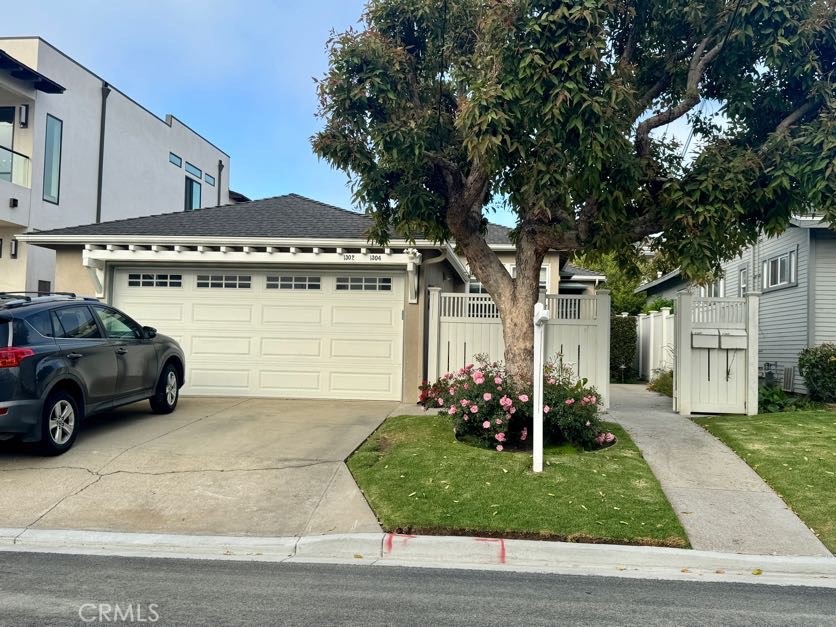 1302 Bonnie Brae Street