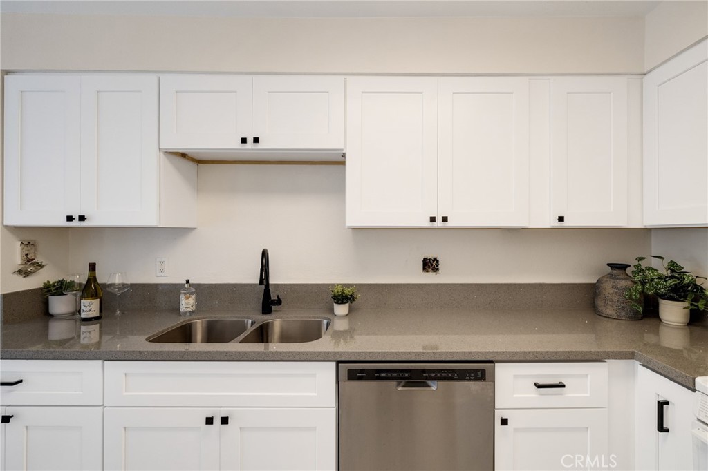 849 E Victoria Street 210