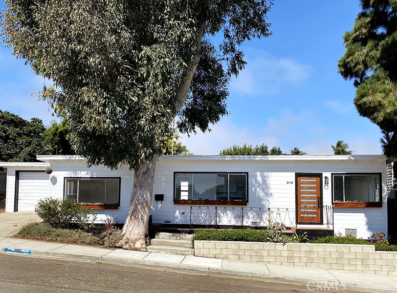 919 N Herrin Street