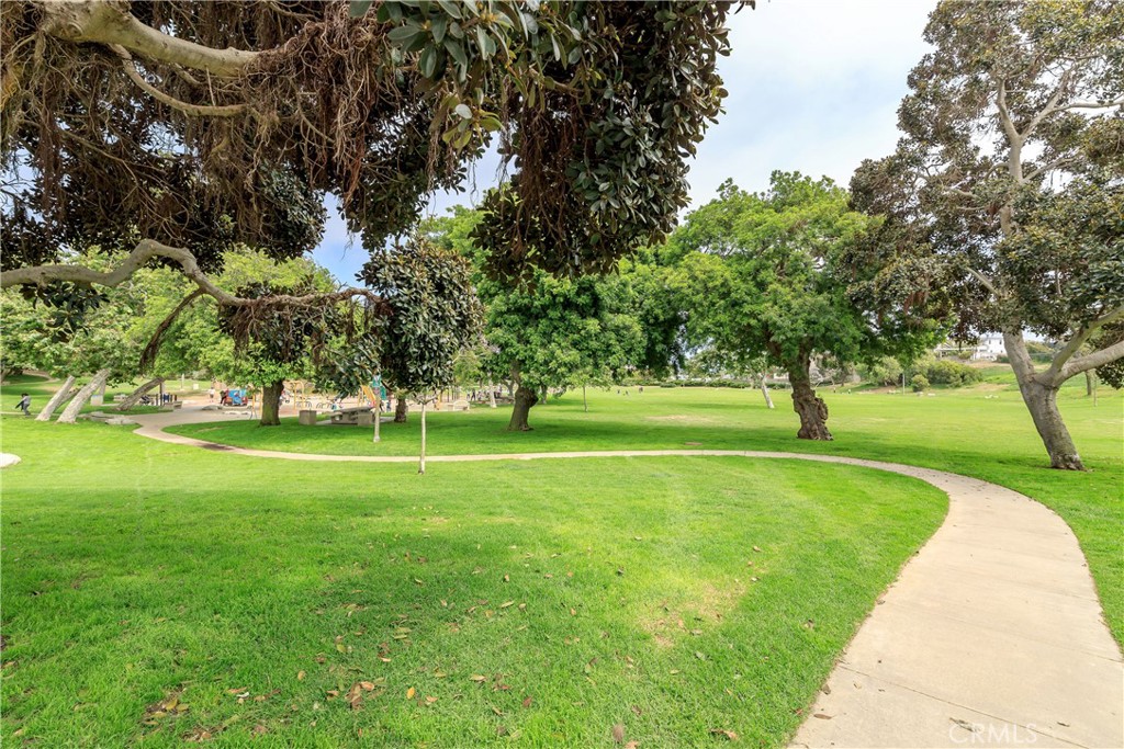 1600 Ardmore Avenue 107